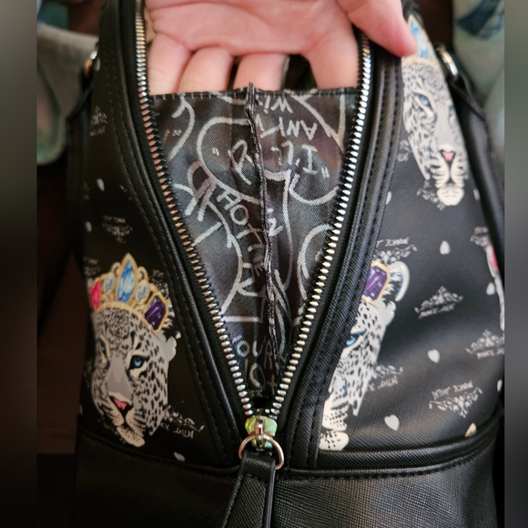Betsey Johnson Leopard Face Dome Satchel Handbag- Rare - Picture 17 of 17